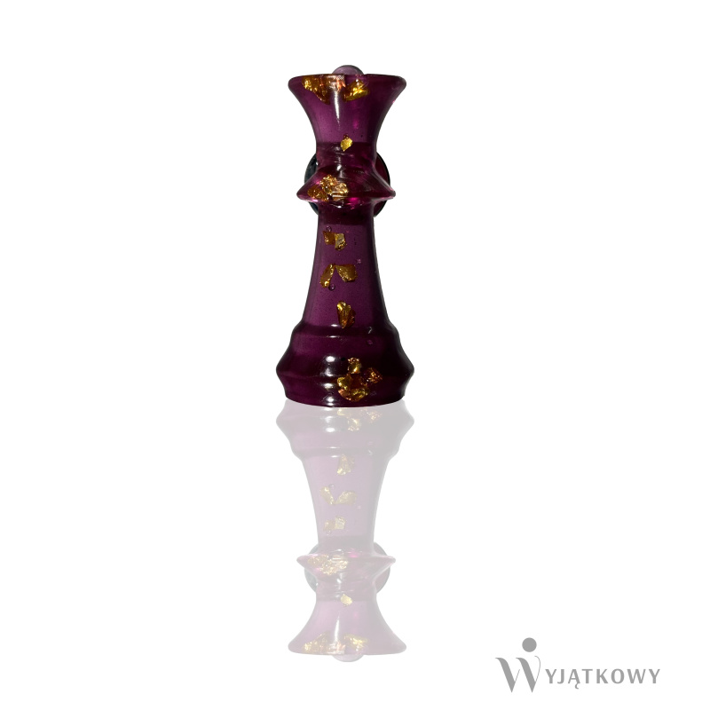 Przypinka Wiśniowa Królowa ze złotymi elementami