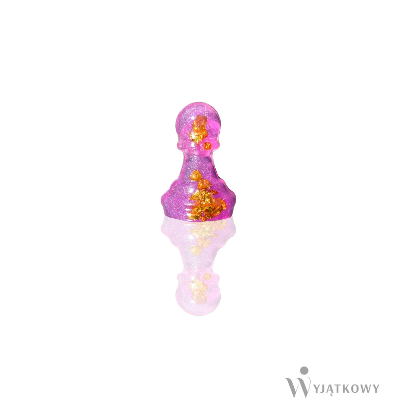 Przypinka perłowo - różowy Pionek ze złotymi elementami