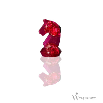 Przypinka do marynarki - unikatowy skoczek szachowy