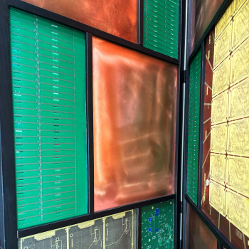 Parawan z elektrycznych śmieci