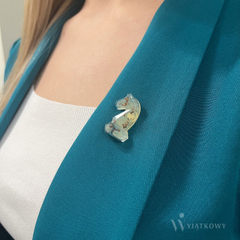 Unikalna przypinka do marynarki - kup teraz